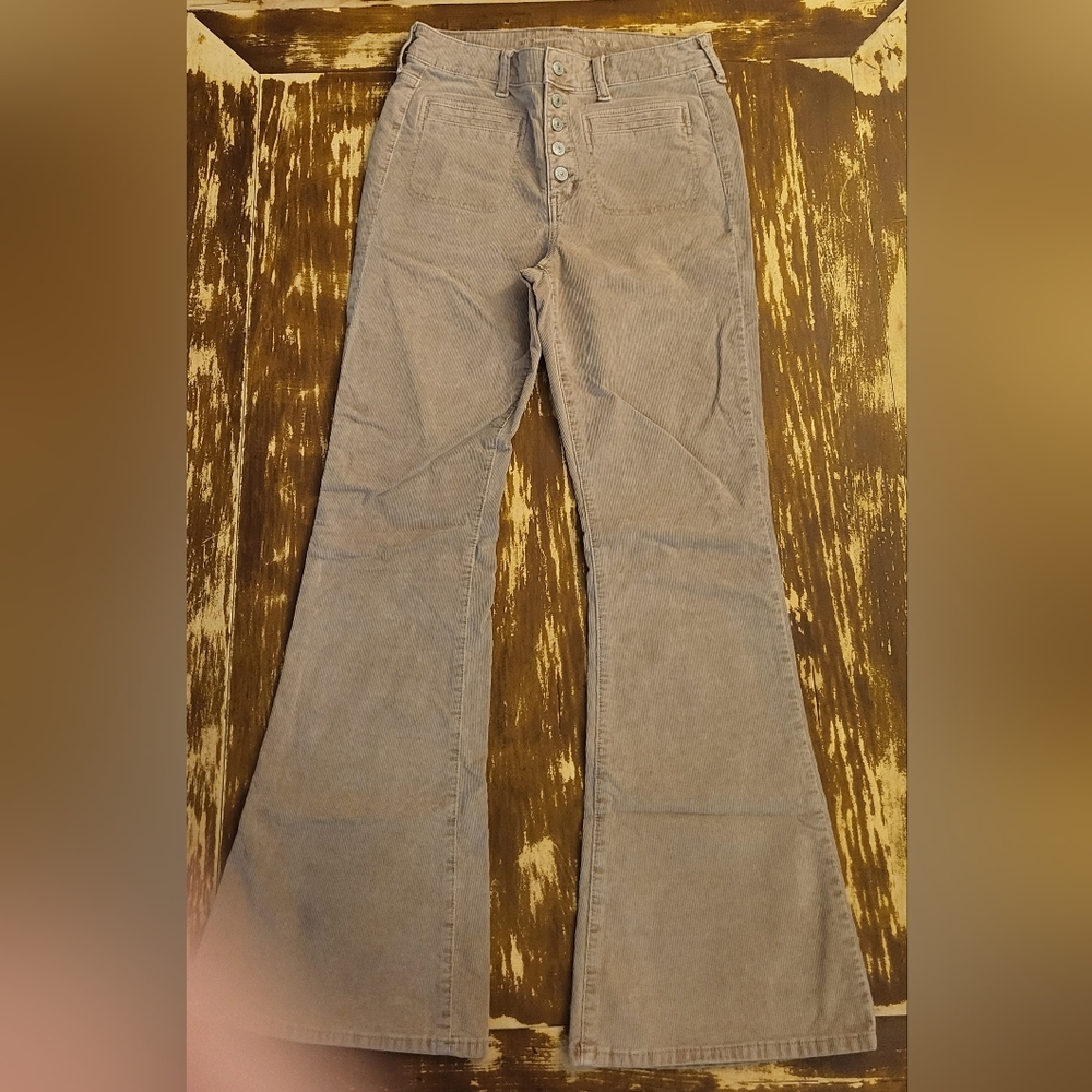 American Eagle-Women's Stretch Corduroy Super High-Waisted Flare Pant-Size 8 Reg